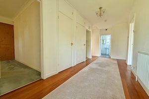 Entrance Hallway- click for photo gallery